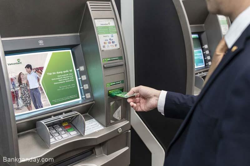 Thời Gian Khi Thực Hiện Gửi Tiền Qua Cây ATM Vietcombank
