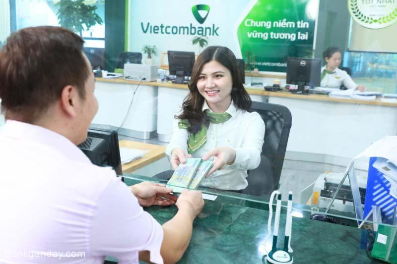 Chuyển Tiền Qua Ngân Hàng Khác Tại Quầy Giao Dịch Vietcombank